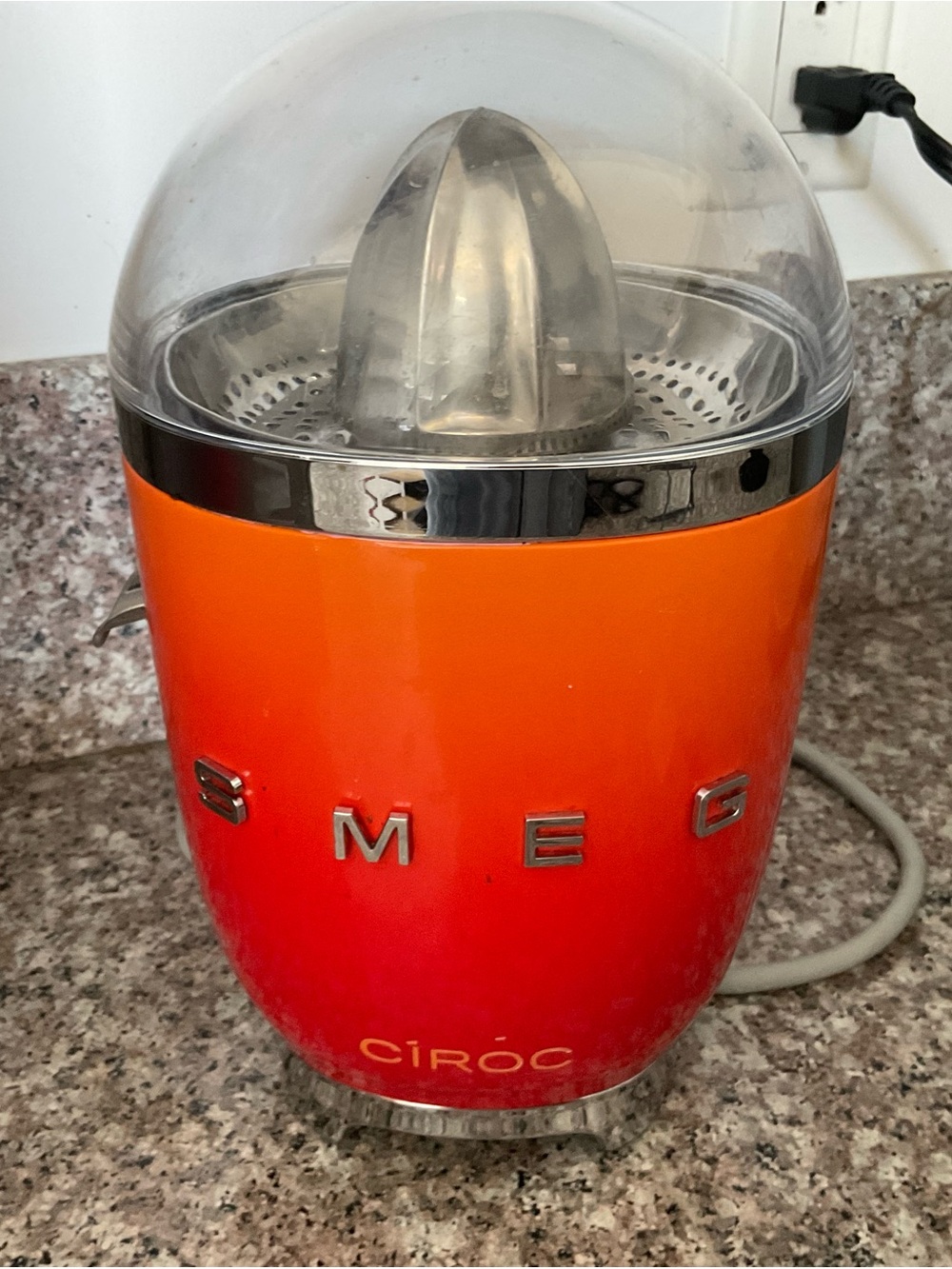 SMEG Orange Gradient Citrus Juicer - Bold Orange Finish